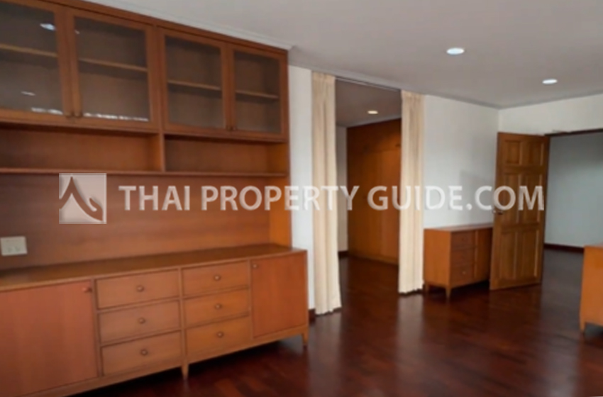 Apartment in Phaholyothin 